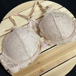 Victoria’s Secret PINK Front-Close Lace Push-Up